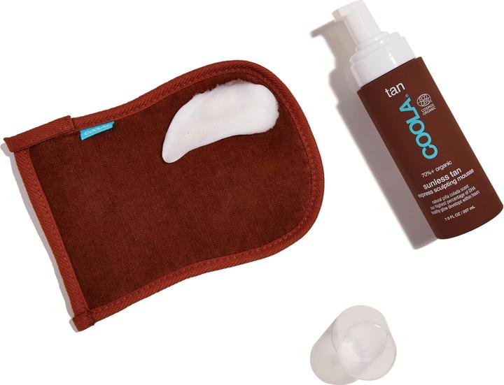 Produktbild Coola Suncare Sunless Tan Express Sculpting Mousse (Selbstbräunungstuch, 207 ml)