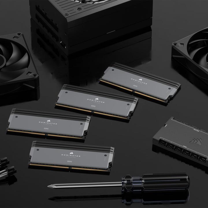 Image du produit Corsair Dominator Titanium (2 x 32GB, 0.01 MHz, RAM DDR5, DIMM)