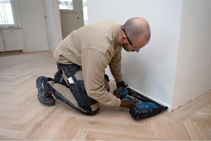 Image du produit Bosch Professional Cloueur à bois sans fil GNH 18V-64 MD, dans son carton