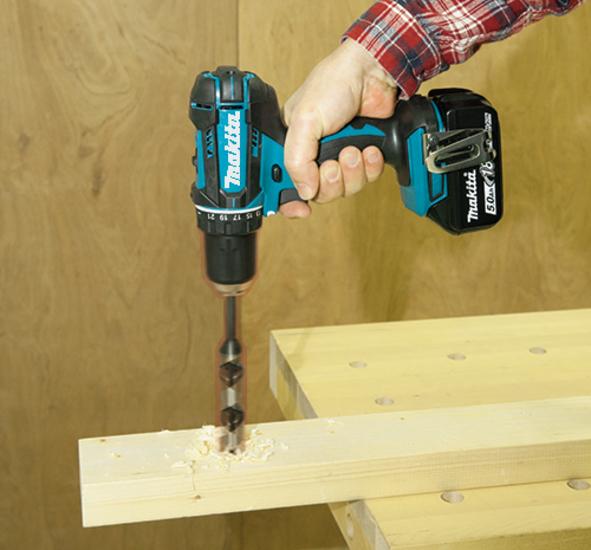 Produktbild Makita DDF482RTJ 18V mit zwei Akkus (Akkubetrieb)
