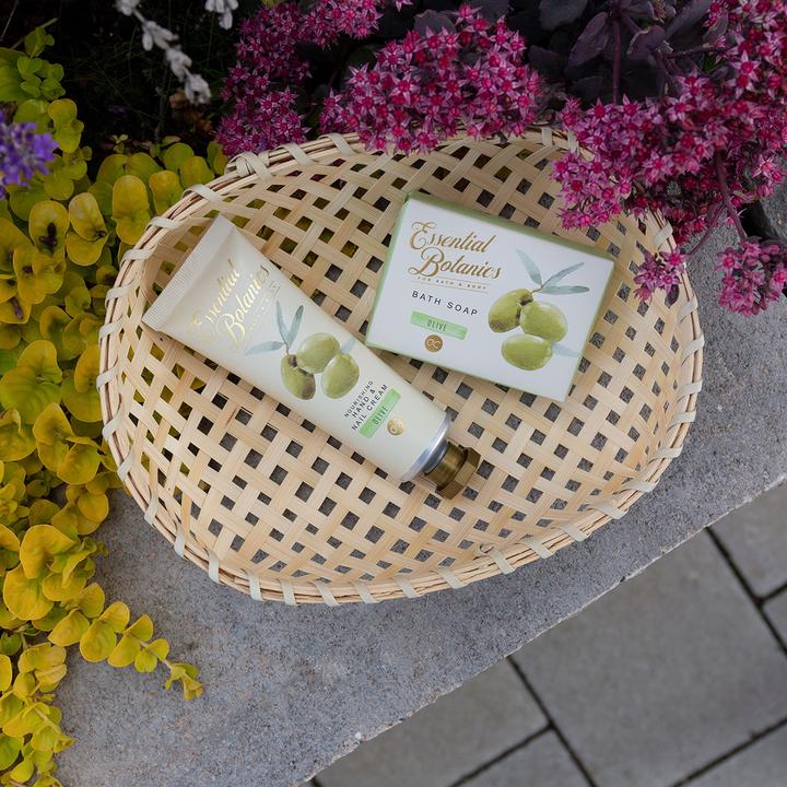 Produktbild Accentra Handpflegeset ESSENTIAL BOTANICS - CLASSICS in Bambuskorb, inkl. 100g Seife, 60ml Hand- & Nagelcreme (Manicure set)