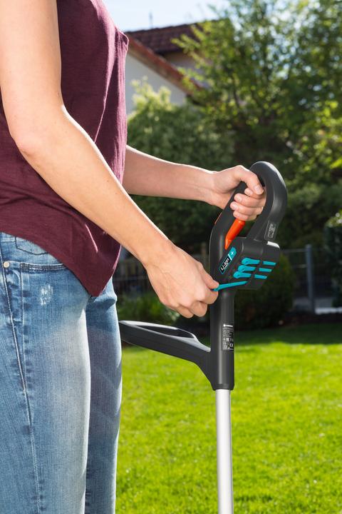 Actual product image Gardena SmallCut Li23R (Plastic knives)