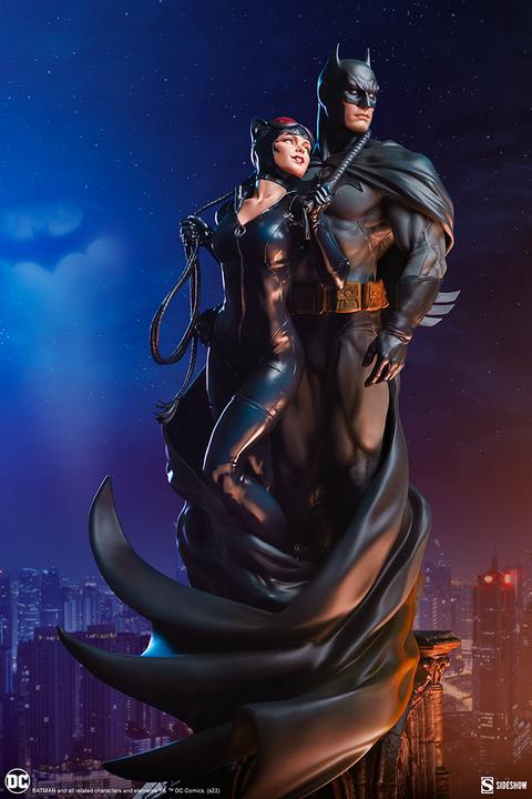 Actual product image Sideshow DC Comics diorama Batman & Catwoman 51 cm
