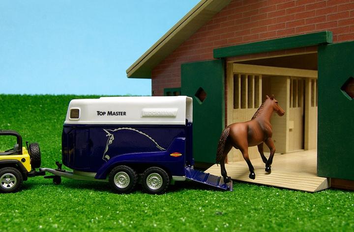 Actual product image Sombo Horse stable wood with 9 horse stables 1:32