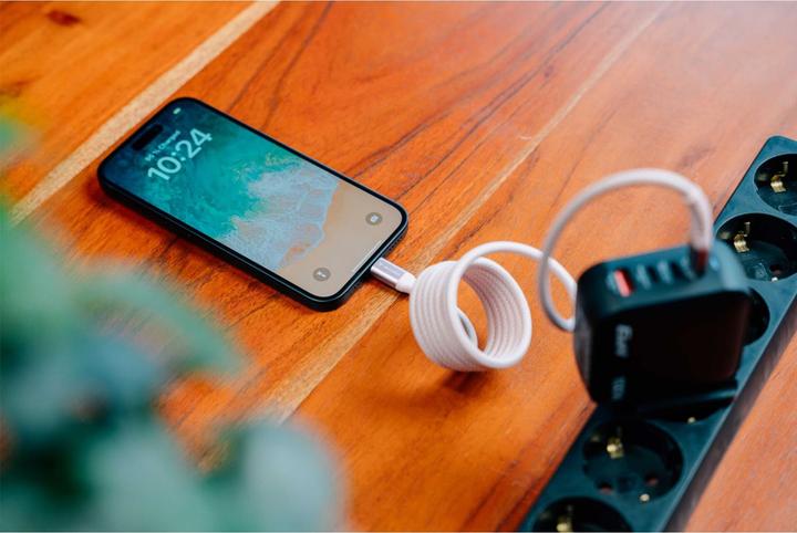 Actual product image Verbatim Sync & Charge Magnetic Cable - 100W USB-C to USB-C 120 cm Pink (1.20 m, USB 2.0)