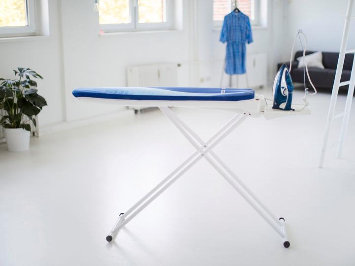 Image du produit Leifheit Table à repasser bleu foncé (118 x 38 cm)