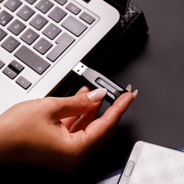Produktbild Verbatim 64gb Store N Go V3 Drive (64 GB, USB-A, USB 3.0)