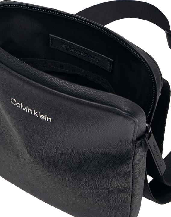 Produktbild Calvin Klein Ck Must Flatpack (51% RECYCLED POLYESTER, 49% POLYURETHANE)