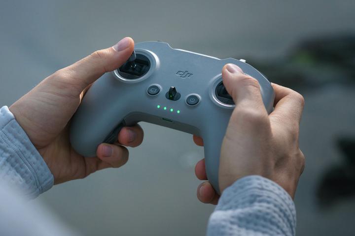 Produktbild DJI FPV Remote Controller 3 (Drohnen Fernsteuerung, DJI Avata 2, DJI Goggles 3)