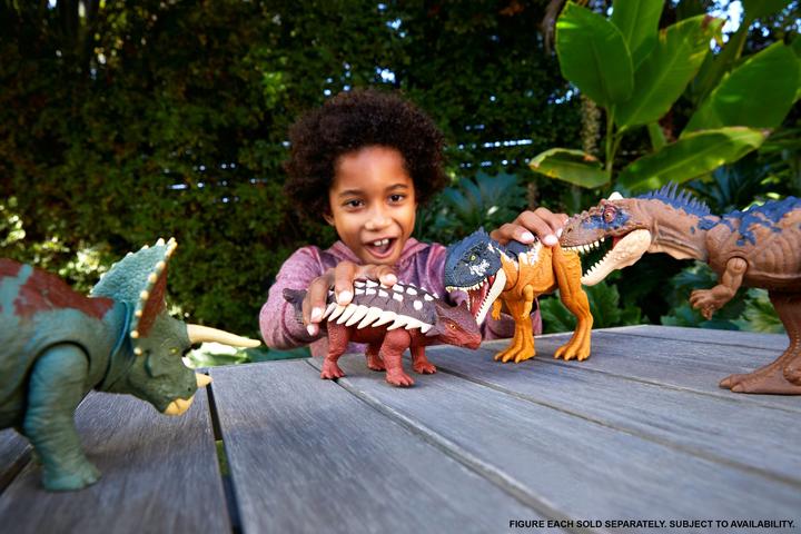 Immagine prodotto Mattel GmbH JURASSIC WORLD figure Roar Roar Strikers assortite