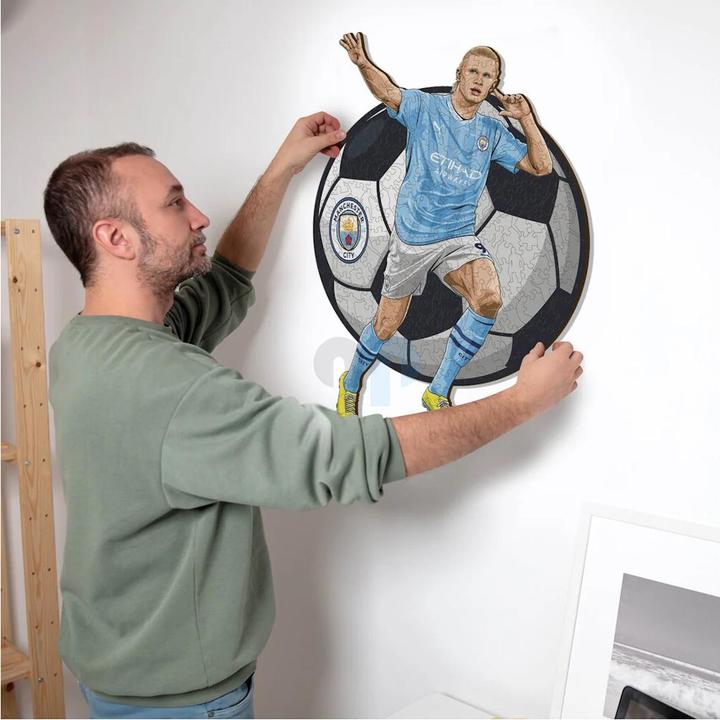 Immagine prodotto Iconic Manchester City FC - Erling Haaland - puzzle in legno taglia S (150 pezzi) (150 pezzi)