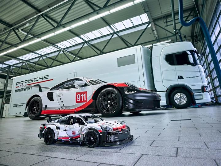 Image du produit LEGO Porsche 911 RSR (42096, LEGO Technic, LEGO difficiles à trouver)