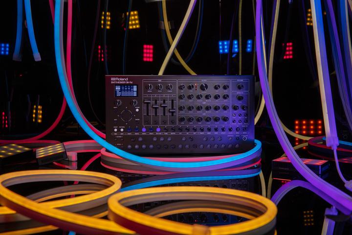 Produktbild Roland SH-4D Desktop Synthesizer