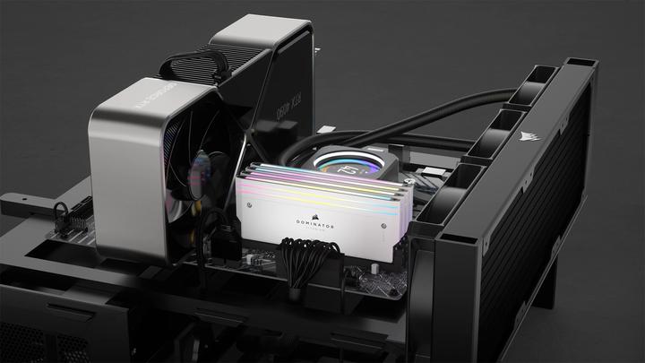 Actual product image Corsair Dominator Titanium (2 x 32GB, 6600 MHz, DDR5 RAM, DIMM)