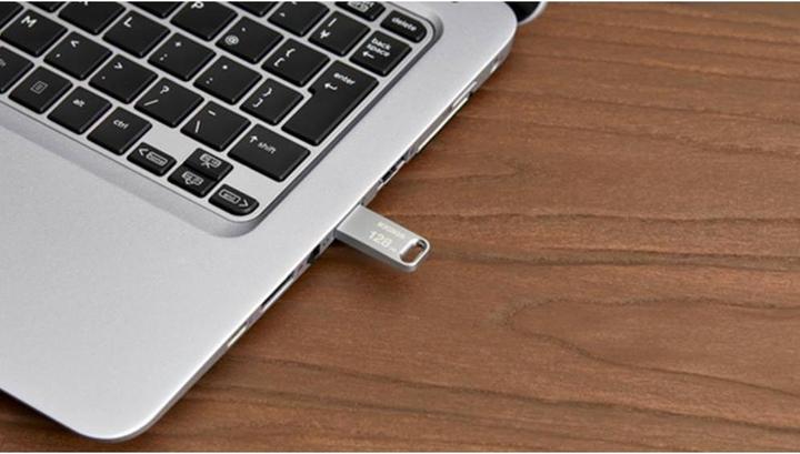 Actual product image Kioxia TransMemory U366 128GB Metal (128 GB, USB-A, USB 3.2)