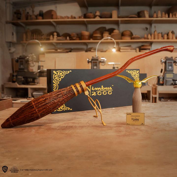 Produktbild Cinereplicas Harry Potter: Nimbus 2000 Junior Broom
