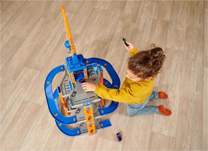 Actual product image Majorette Garage with elevator and 5 cars