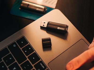 Immagine prodotto MyMedia Chiavetta USB 2.0 da 64 GB, nera (64 GB, USB-A, USB 2.0)