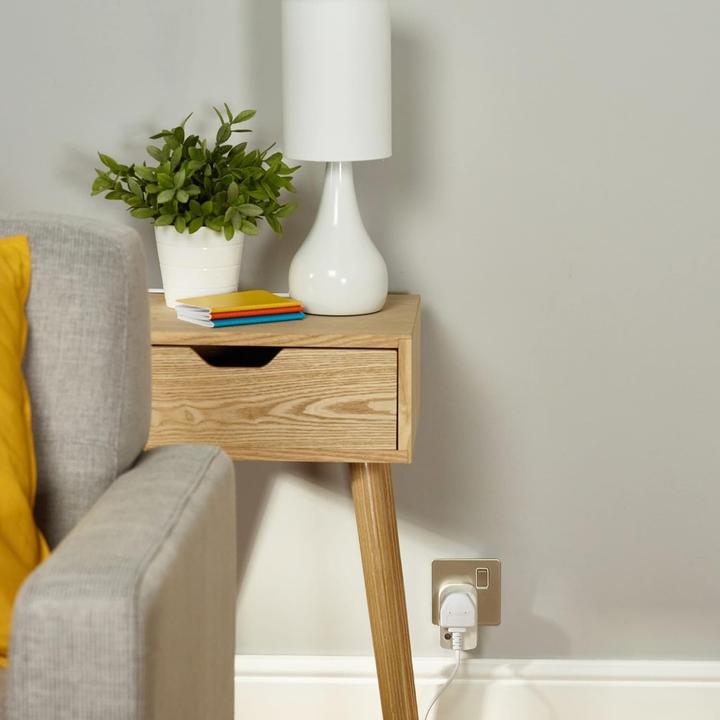 Actual product image Yale Smart Living Mains Plug Sync