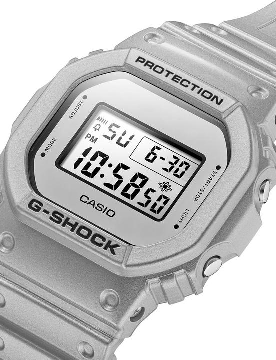 Image du produit G-Shock DW-5600FF-8ER (Chronographe, 43 mm)