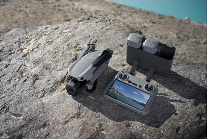 Actual product image DJI Air 3s Fly More Combo RC 2 (45 min, 724 g, 50 Mpx)