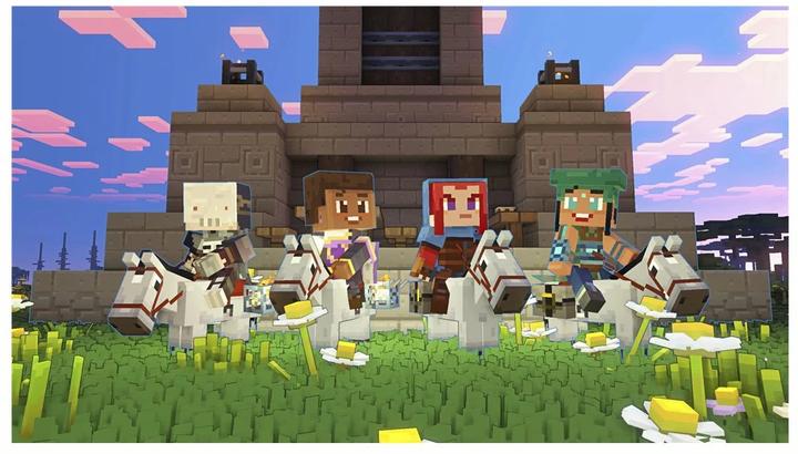 Actual product image Microsoft Minecraft: Deluxe Collection (Xbox Series X, Xbox Series S, Xbox One X, Xbox One S)