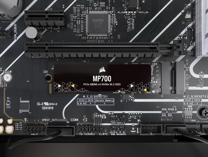 Actual product image Corsair MP700 (1000 GB, M.2 2280)
