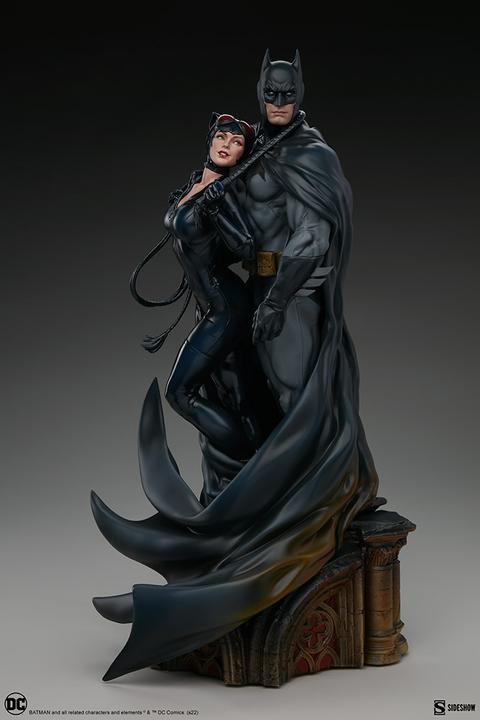 Actual product image Sideshow DC Comics diorama Batman & Catwoman 51 cm