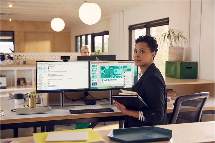 Actual product image HP E24q G5 (2560 x 1440 pixels, 23.80")