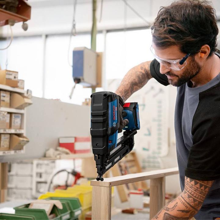 Produktbild Bosch Professional GNH 18V-64 M