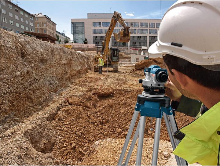 Produktbild Bosch Professional Optisches Nivelliergerät GOL 26 D, mit Baustativ BT160, Messstab GR 500