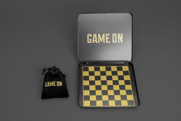 Produktbild Luckies Iron & Glory- Game On