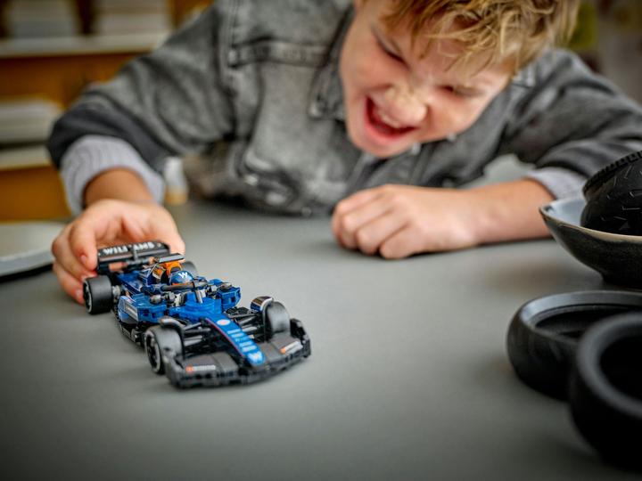 Actual product image LEGO Williams Racing FW46 F1 race car (LEGO Speed Champions)