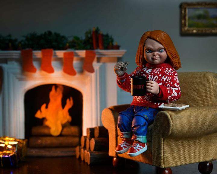 Produktbild Neca Chucky Die Mörderpuppe Actionfigur Ultimate Chucky (Holiday Edition) 18 cm
