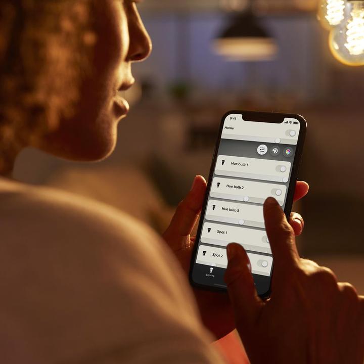 Actual product image Philips Hue White BT (E27, 7 W, 550 lm, 1 x, G)