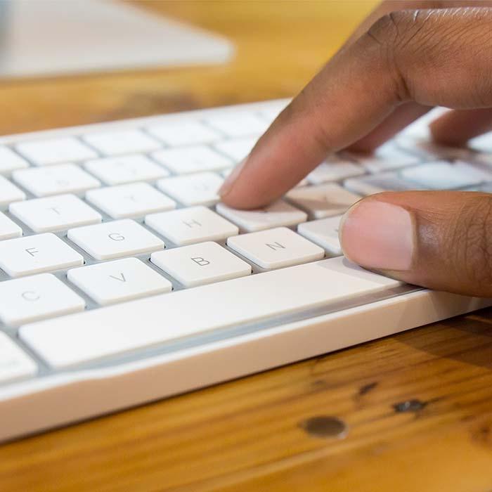 Produktbild TwelveSouth MagicBridge für Keyboard