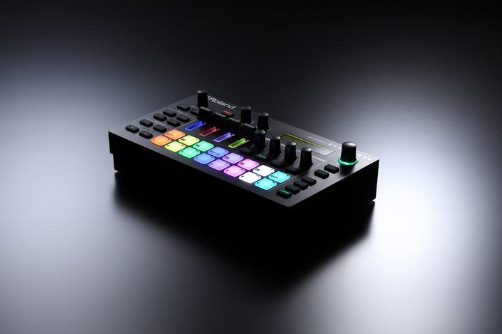 Actual product image Roland MC-101 (Controller)