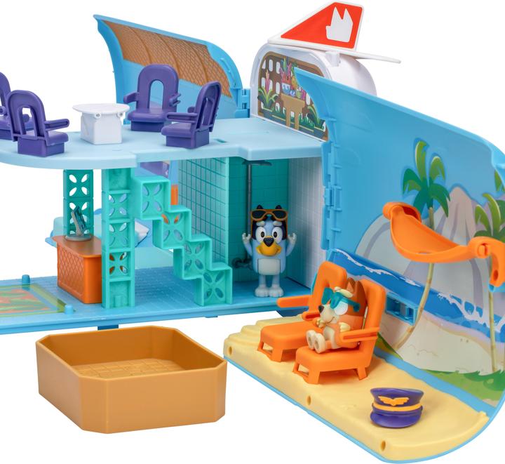Actual product image Moose Bluey transformation playset Holiday 3in1 aeroplane-boat-hotel