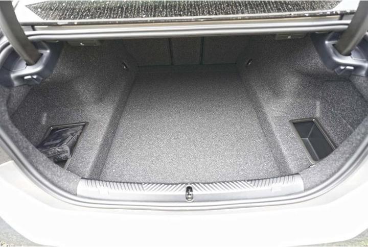 Produktbild Aristar Kofferraumwanne für BMW 5er (G60) Limousine ab 2023