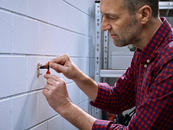 Image du produit tesa Vis à coller pour maçonnerie