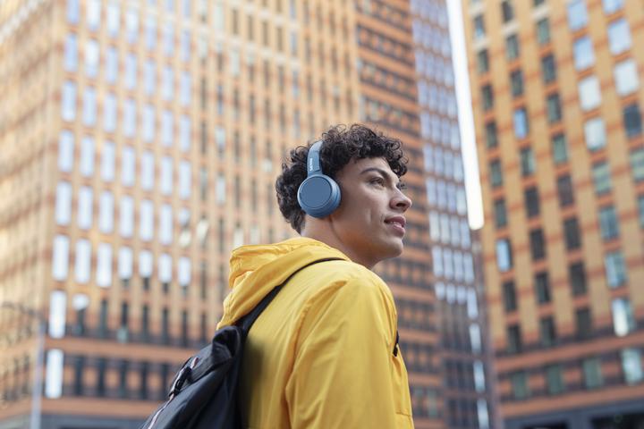 Produktbild Philips BASS+ On-Ear-Funkkopfhörer TAH4205BL (keine Geräuschunterdrückung, 29 h, Kabellos)