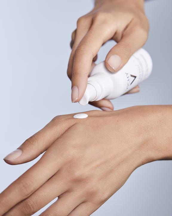 Produktbild Vichy Capital Soleil Fluid UV-AGE (Sonnencreme Gesicht, SPF 50+, 40 ml, 65 g)