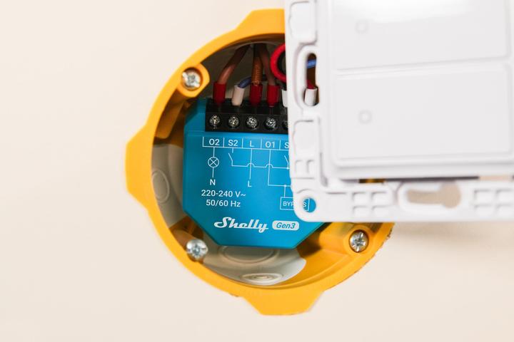 Actual product image Shelly 2L Gen3 (Switch actuator)