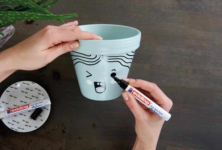 Produktbild Edding 750 Glanzlack-Marker (Rot, 2 mm, 1 x)