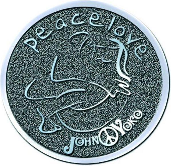 Universal Textiles Peace & Love Badge
