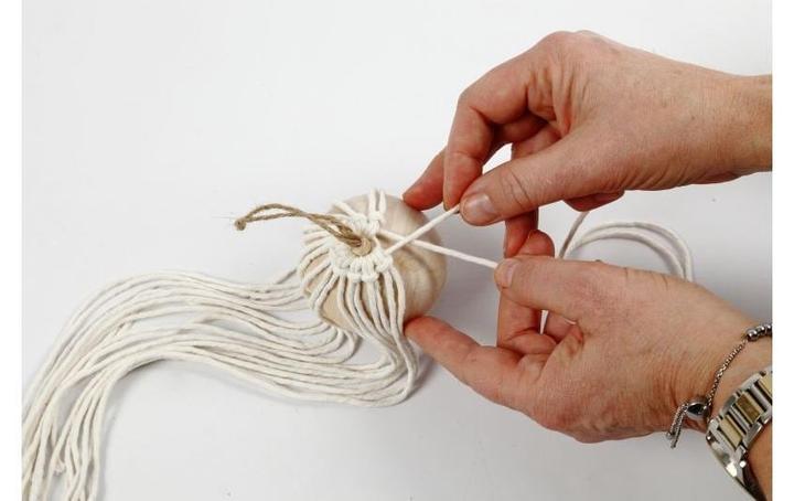 Actual product image Creativ Company Craft Set Christmas Balls Macrame