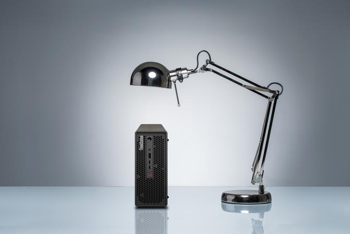 Actual product image Lenovo ThinkStation P3 Ultra (Intel Core i7-14700, 16 GB, 512 GB, UHD Graphics 770)