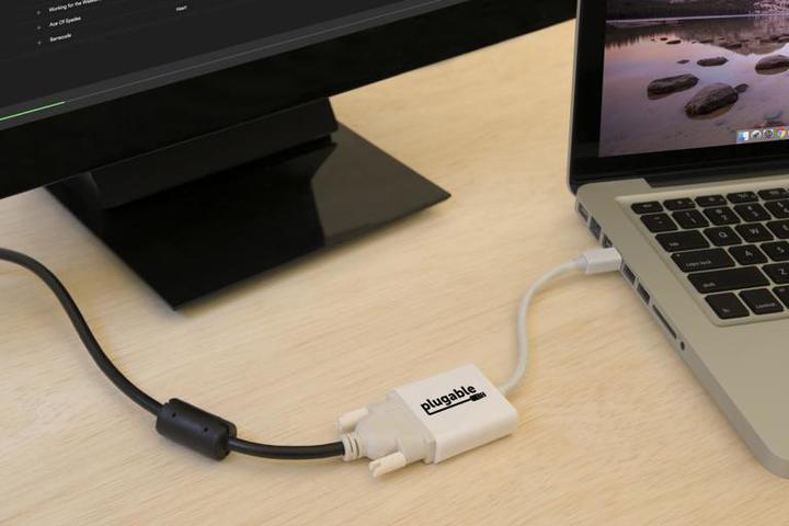 Actual product image Plugable Mini DP (TBT 2) to DVI Adapter (DVI, Mini DP)