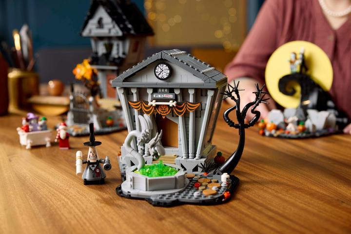 Actual product image LEGO Nightmare Before Christmas (21351, LEGO Ideas, LEGO Rare Sets)