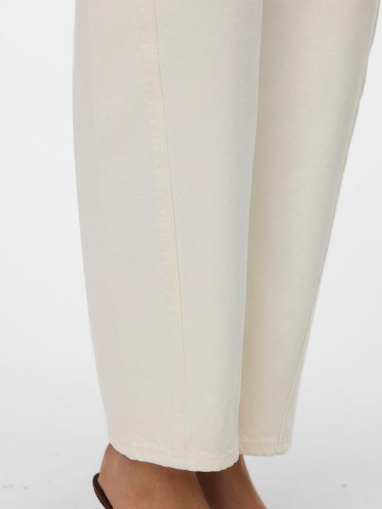 Actual product image Vero Moda VMWHITNEY Mid Rise Hohe Taille Jeans Mom Jeans (26)